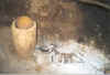 Tanberma - interieur du dortoir familial.jpg (163122 octets)